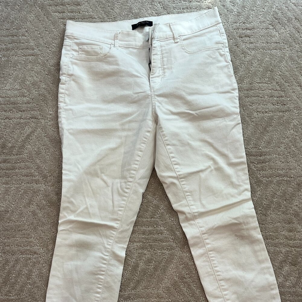 Ann Taylor White Capris, Size 8 Petite
